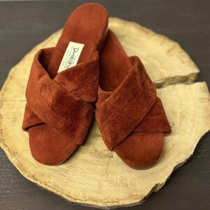 Daniel Green Slippers 6.5 Orange Velvet Boudoir Slip On Leisure Shoe Vintage USA